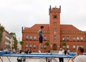 Akrobaci w spocie reklamowym o Szczecinku
