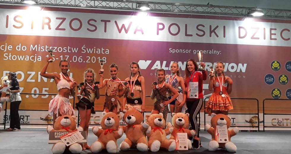 Sukcesy zawodniczek AKS „Darzbór” Szczecinek na Mistrzostwach Polski Dzieci w Fitness