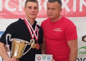 Podwójne złoto Bartłomieja Mienciuka (KSW Szczecinek) w Akademickich Mistrzostwach Polski w kick – boxingu