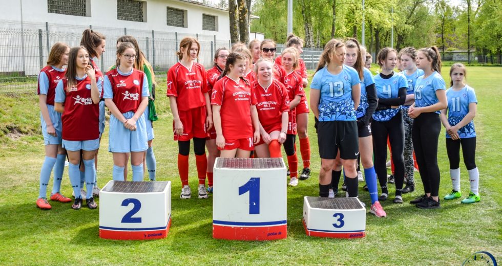 Mistrzostwa Powiatu dziewcząt i chłopców w piłce nożnej w ramach Igrzysk Młodzieży Szkolnej.